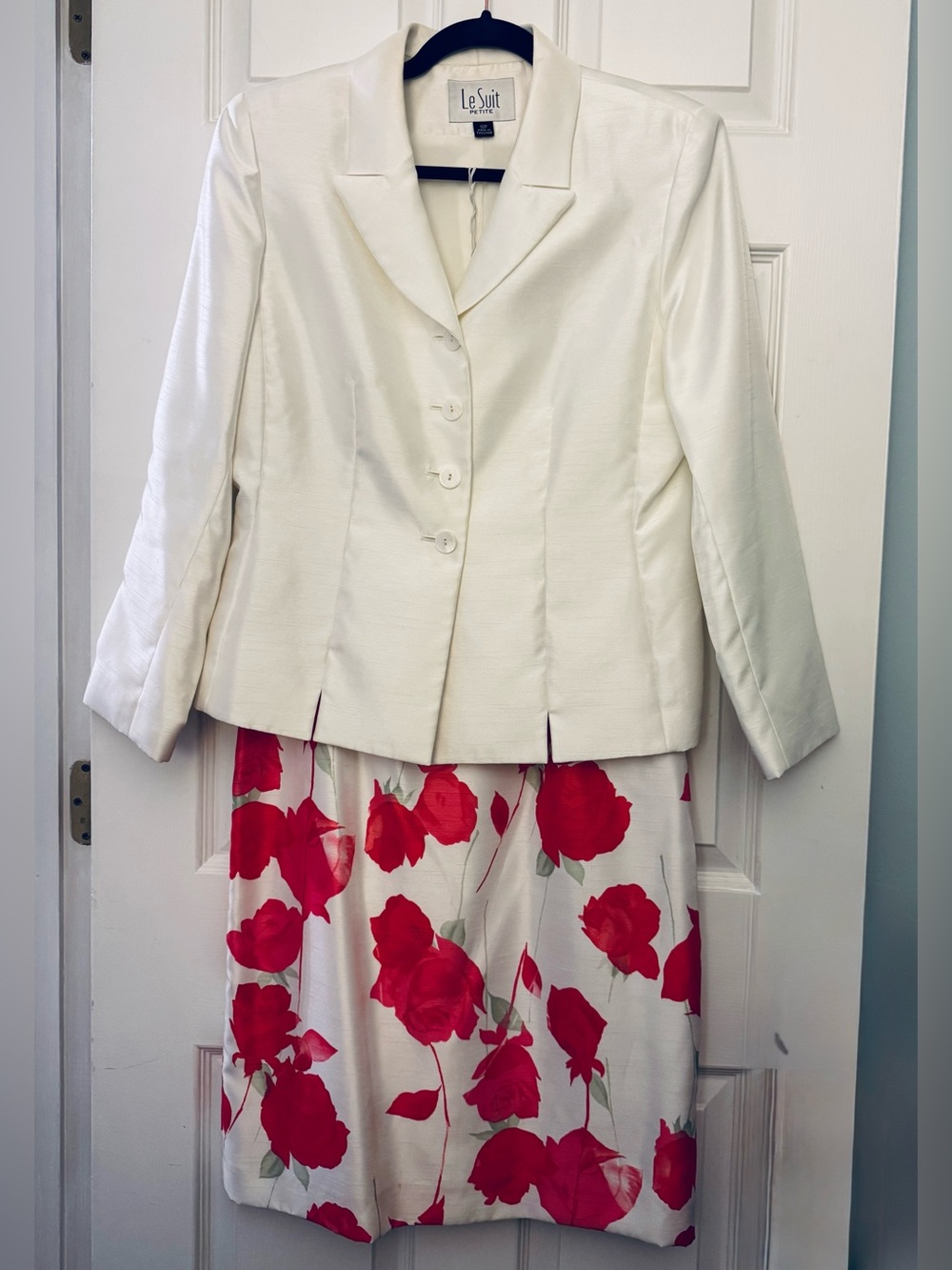 Le Suit 2-Piece Suit White Blazer and Red White Floral Skirt Career Wedding 10P - Picture 2 of 12